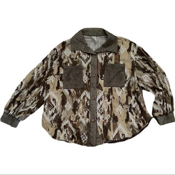 NWOT Women's Button Up Blouse Shirt Top Collared Pockets Camo Brown‎ / Tan Small - Picture 1 of 5